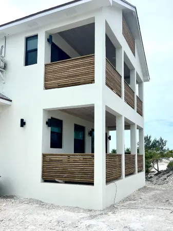 Gateway for couples and families in beautiful tropic of cancer beach Отели в г. Moore Hill