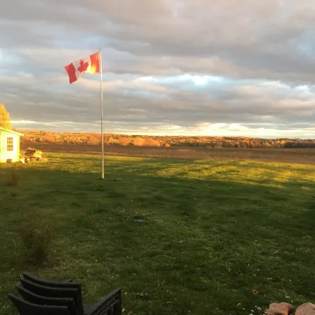 Homestead 1810 - beautiful farmhouse suite minutes from Charlottetown