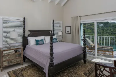 MANGO MOJO: Spacious Luxury Penthouse; Endless Sea Views; Pool; Walk to Town! Các khách sạn ở 