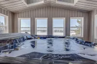 Water Front with Access: Sauna & Hot Tub, Dock, 3 Bedrooms