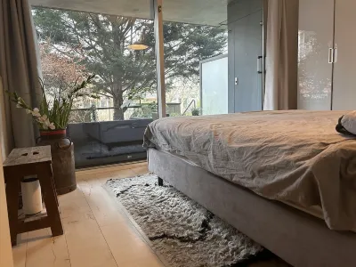 Family, pet friendly, 15 mins from central. Spacious, modern apartment. AMS! Hotels in Geuzenveld-Slotermeer