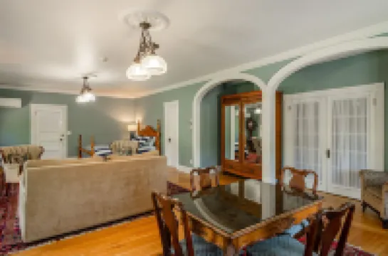 Dodge Cottage Hotels in Block Island