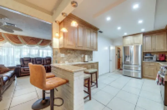 4 ไมล์ ถึง ฮาร์ด ร็อค สเตเดียม: มิรามาร์ โฮม พร้อม เตาบาร์บีคิว