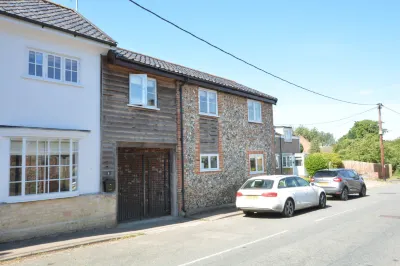 May Barn, Ixworth Hotels in 