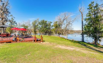 Lakefront Cabin in Brinson: Behind the Moon