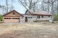 Private Dock, Deck & Yard: Deerskin Lake Retreat! - Badekar