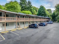 Ocean Suites Motel - parking