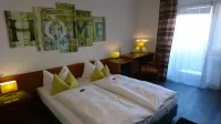 Hotel Deutschherrenhof Hotels in Mitte-Gartenfeld