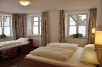 Hotel Gasthof Zum Goldenen Lamm Hotels in Kaisheim