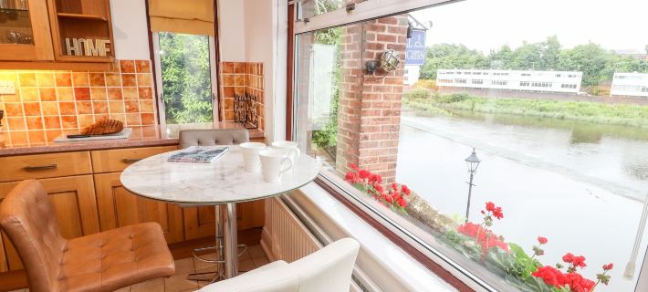 Dee Heights Penthouse Ξενοδοχεία στην πόλη Τσέστερ