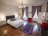 Maison des 7 Lieux Hotels in Chablis