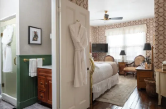 The Mason Cottage Downtown