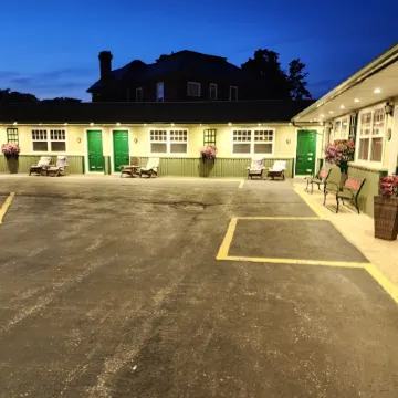 Maple Leaf Motel