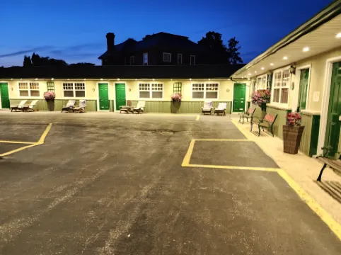 Maple Leaf Motel