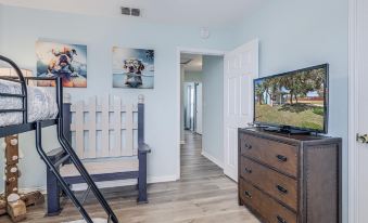 Fisherman's Inn 2 Bedroom Home by Redawning