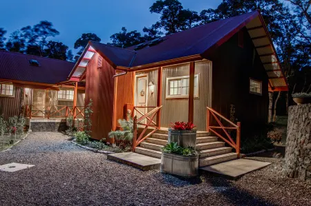 Volcano Village Estates Отели в г. Волкейно