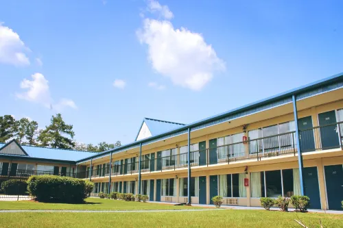 Residence Hub Inn and Suites Hotels in Marianna