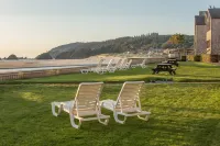 Schooner's Cove Inn Hotels in Cannon Beach