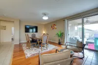 Peoria Home w/ Hot Tub ~ 8 Mi to Sports Complex!