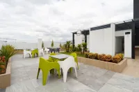 Rare Gem! Indoor Pool, Rooftop, Center of the City Hotel a Quito