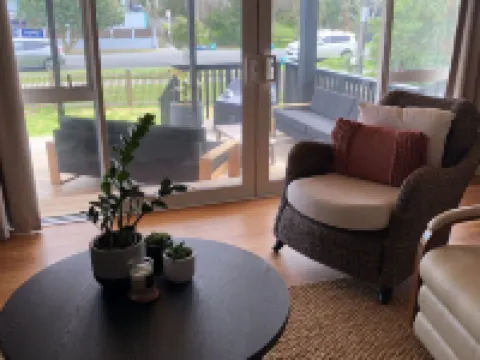 Raglan Escape: Unique holiday home right in the heart of Raglan Hotels in Raglan