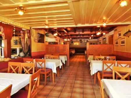 Hotel "Königsseer Hof" Отели в г. Рамзау