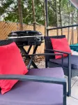 Chic Condo ! 15 Mins from Downtown Montreal: Pool and BBQ