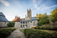 Canterbury Cathedral Lodge - parking