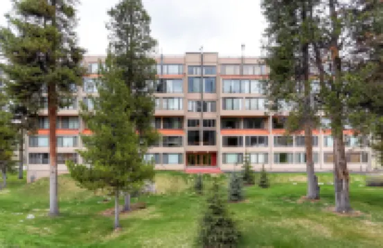 Spacious Remodel, 4Br, Minutes to Conf Center & Slopes! 4 Bedroom Condo by Redawning