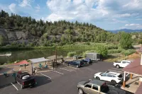 RiverWalk Inn - Parking