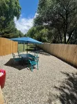 Peaceful/Relaxing. Walking distance to the Taos Plaza, side-walks all the way.