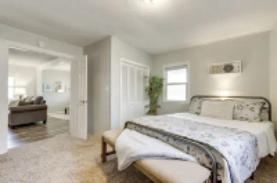 Walkable and Updated Nevada Home Family Friendly!