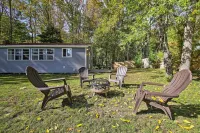 Rustic Retreat Across from Lake Family Friendly! Hotels in Washington