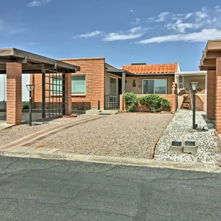 Green Valley Townhome w/ Patio & Resort Amenities