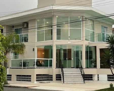 Hotel the Green Ecologic فنادق في کواروخا