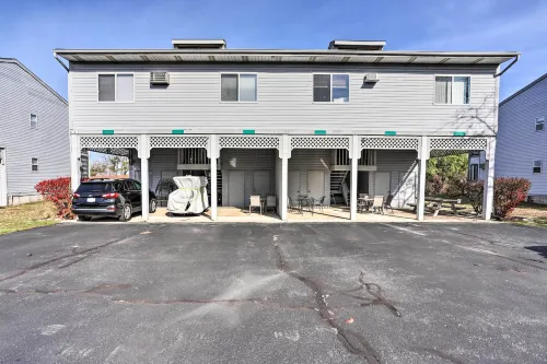 Quaint Couple's Escape: Pool, Near Lake Erie! - Pet friendly