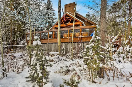 Rustic Riverfront Truckee Cabin w/ Gas Grill!