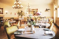 The Old Crown Coaching Inn Hotels in Lechlade