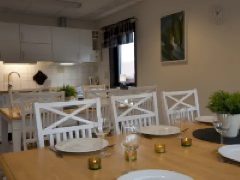 瓦爾貝里桑根酒店及旅舍 圖什比酒店