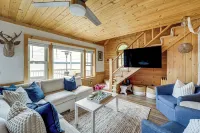 Updated Glen Arbor Cottage on Lake: Dock & Mooring - 3-Star