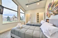 Sunny Clawson Home w/ Yard - Walk to Main St! Hotels in Clawson