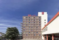 宜必思聖若澤杜斯坎普斯杜特拉飯店 Observatorio de Astronomia e Fisica Espacial da UNIVAP附近的飯店