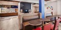 Holiday Inn Express & Suites BOURBONNAIS EAST - BRADLEY by IHG - breakfast
