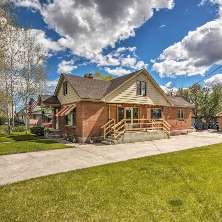 Panguitch Home w/ Patio ~ 24 Mi to Bryce Canyon
