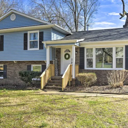 Sunny Family Home, 3 Mi to High Point Market!
