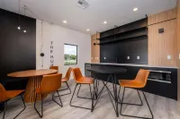Swimming Pool and Fitness Center - Stylish Family Haven Hôtels à : Citrus Ridge