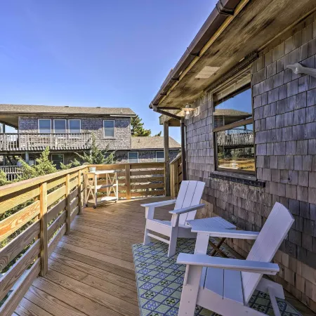 Walk to Bay and Boat Launch Beach House in Avon