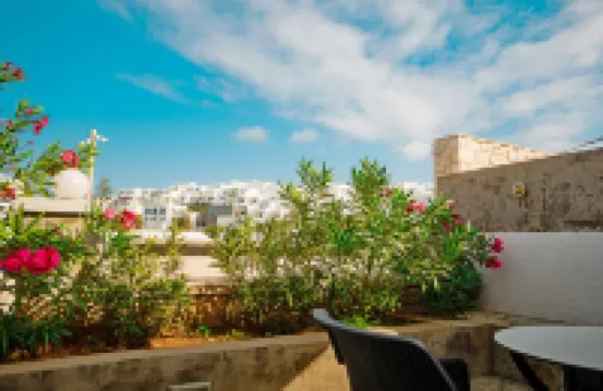 Adonis Hotel Studios & Apartments