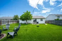 Charming Home—Near Triple Play, Silverwood & Hayden Lake! Fire Pit, Fenced Yard & a Plum Tree! Hotel a Hayden