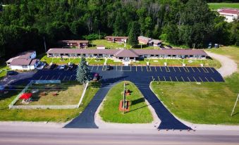 Champlain Motor Inn